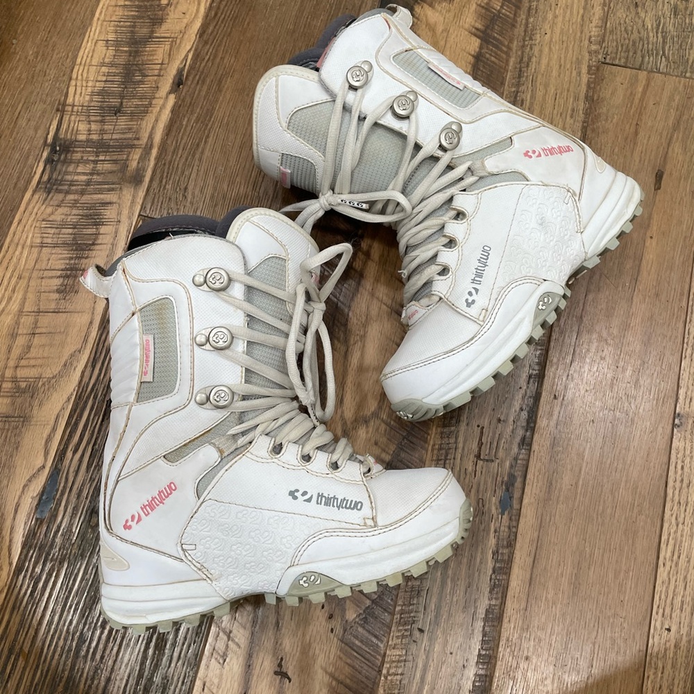 ThirtyTwo Snowboard boots Wm 5